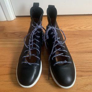 Fluevog Takami sz10, fit 8.5 - worn once!